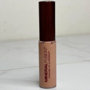 Mineral Fusion Liquid Concealer COOL 0.37 fl oz Clean Beauty Natural Makeup